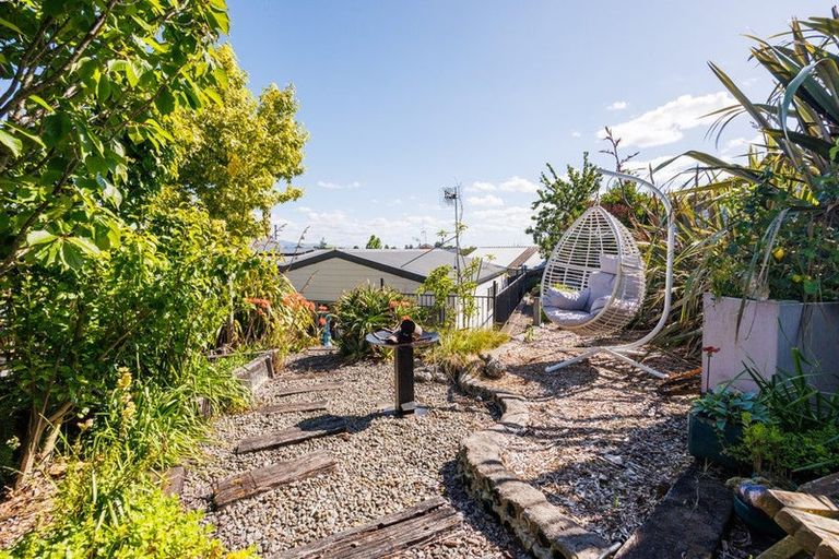 Photo of property in 25 Dahlstrom Grove, Kelvin Grove, Palmerston North, 4414