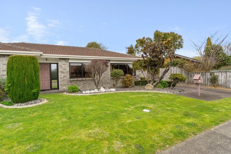 Photo of property in 16 Cedar Drive, Paraparaumu Beach, Paraparaumu, 5032