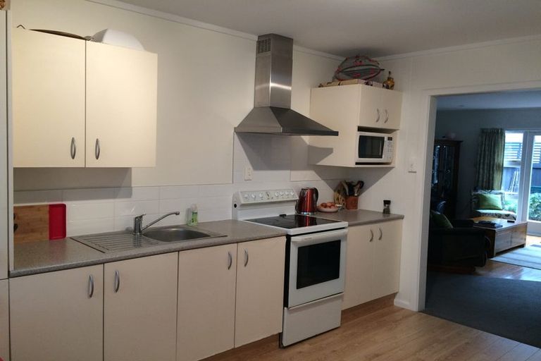 Photo of property in 2/84 Holly Road, St Albans, Christchurch, 8014