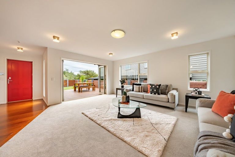 Photo of property in 74f Heretaunga Square, Silverstream, Upper Hutt, 5019