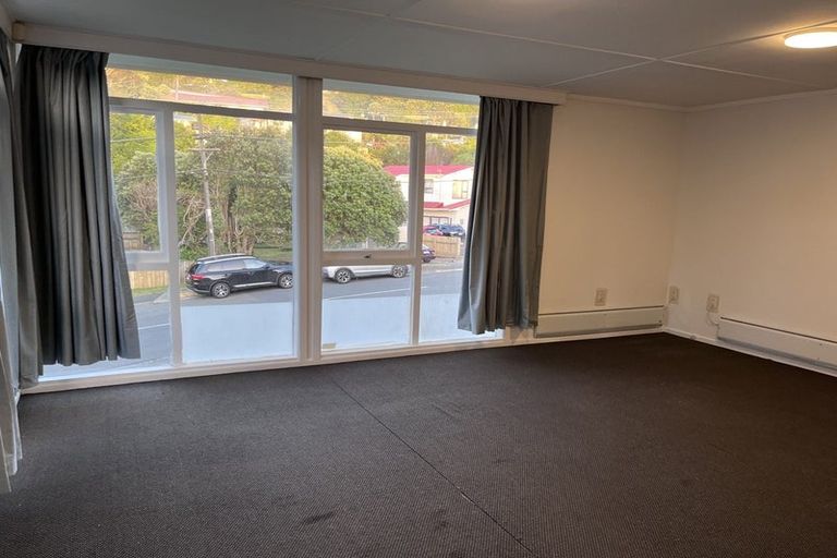 Photo of property in 38 Black Rock Road, Newlands, Wellington, 6037