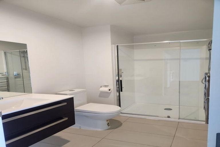 Photo of property in 1f/136 Stancombe Road, Flat Bush, Auckland, 2016