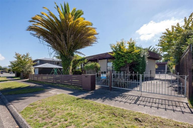 Photo of property in 28 Hyde Avenue, Richmond Heights, Taupo, 3330