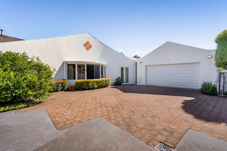 Photo of property in 363b Mangorei Road, Merrilands, New Plymouth, 4312