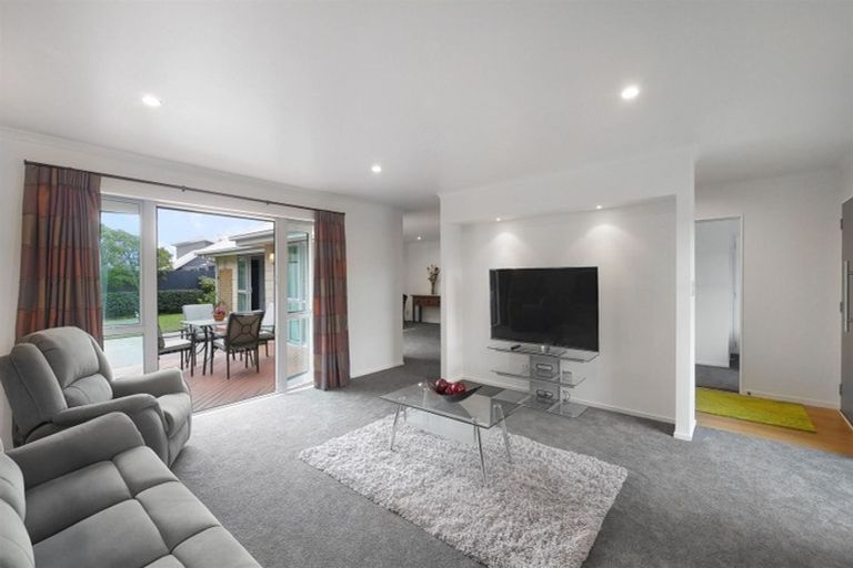 Photo of property in 5 Foresters Crescent, Parklands, Christchurch, 8083