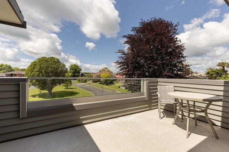 Photo of property in 23 Links View Drive, Omokoroa, 3114