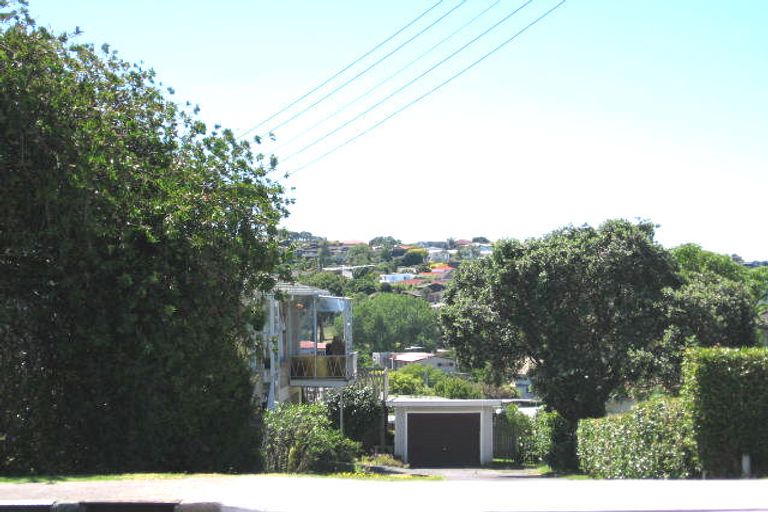 Photo of property in 3/45 East Coast Road, Milford, Auckland, 0620