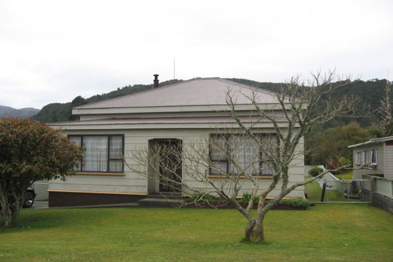 Photo of property in 2 Ross Street, Dunollie, Runanga, 7803