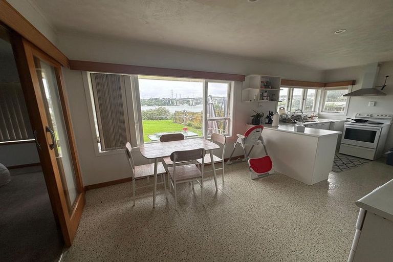 Photo of property in 43 Millen Avenue, Pakuranga, Auckland, 2010