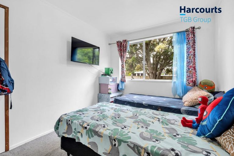 Photo of property in 1 Gibbons Road, Weymouth, Auckland, 2103