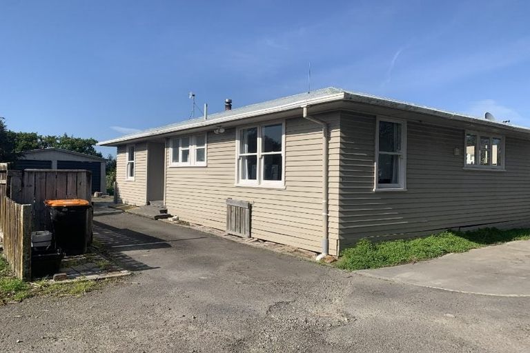 Photo of property in 21 Perrin Place, Kelvin Grove, Palmerston North, 4414