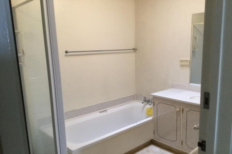 Photo of property in 3b Compton Place, Mount Maunganui, 3116