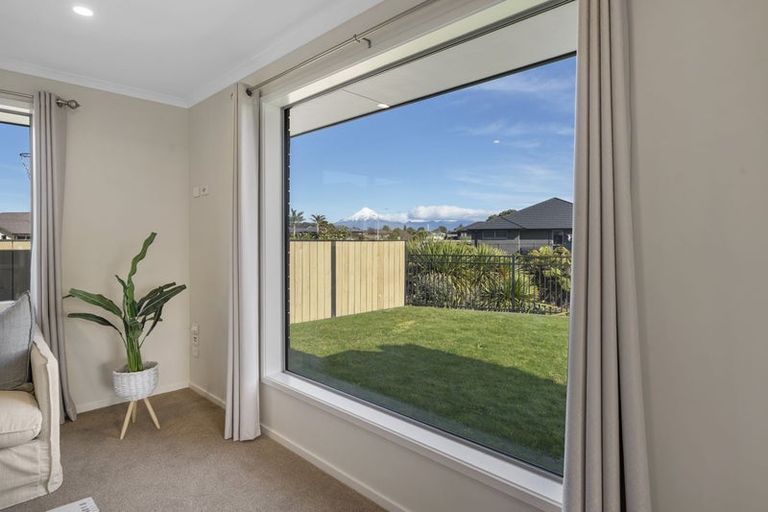 Photo of property in 17 Waitaha Place, Bell Block, New Plymouth, 4312