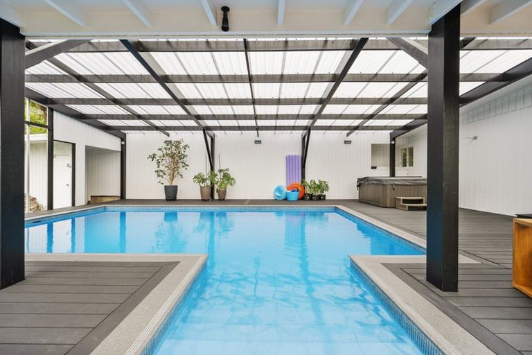 Photo of property in 53 Sunrise Boulevard, Tawa, Wellington, 5028