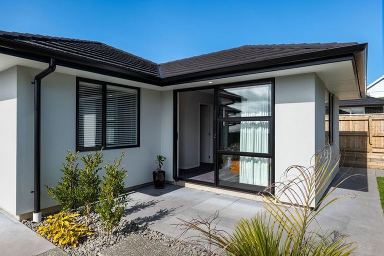 Photo of property in 2 Atea Place, Hawera, 4610