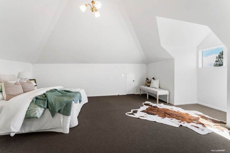 Photo of property in 104a Flanshaw Road, Te Atatu South, Auckland, 0610