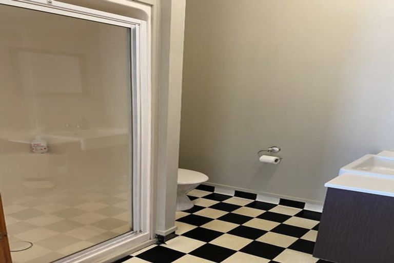 Photo of property in 1/12 Murphy Street, Thorndon, Wellington, 6011