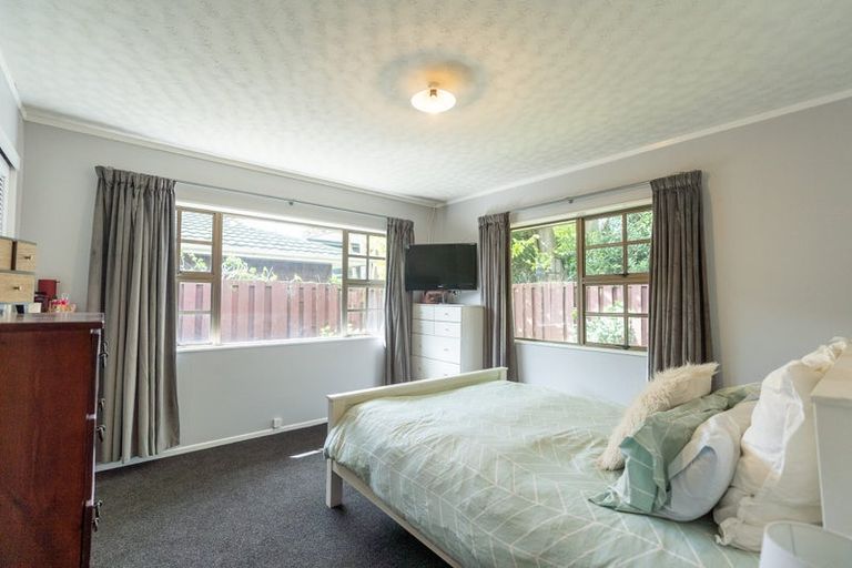 Photo of property in 4 Truscott Grove, Awapuni, Palmerston North, 4412