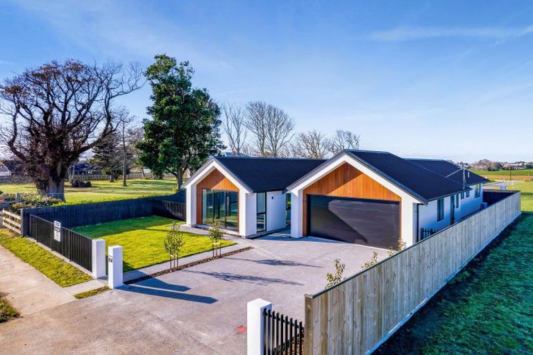 Photo of property in 74 Turuturu Road, Hawera, 4674