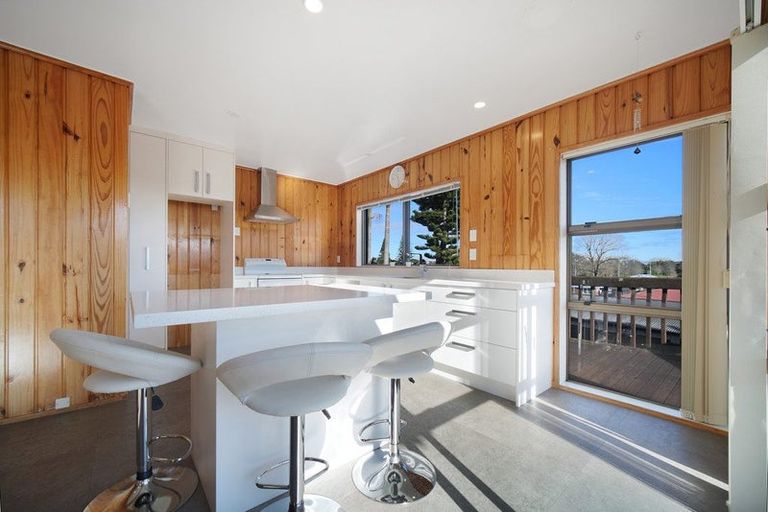 Photo of property in 13 Walden Place, Mangere East, Auckland, 2024