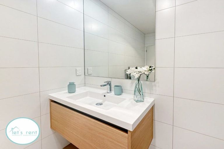 Photo of property in 11/18 Paraone Crescent, Takanini, 2112