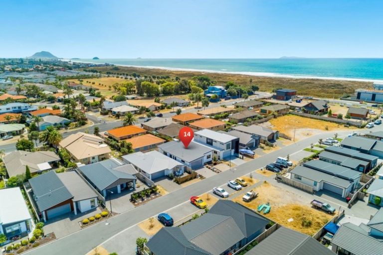 Photo of property in 14 Hugo Way, Papamoa Beach, Papamoa, 3118