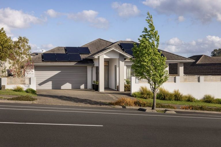 Photo of property in 324 Lakes Boulevard, Pyes Pa, Tauranga, 3112