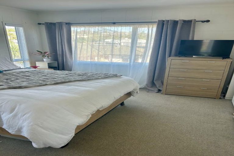 Photo of property in 2/59 Maxwelton Drive, Mairangi Bay, Auckland, 0630