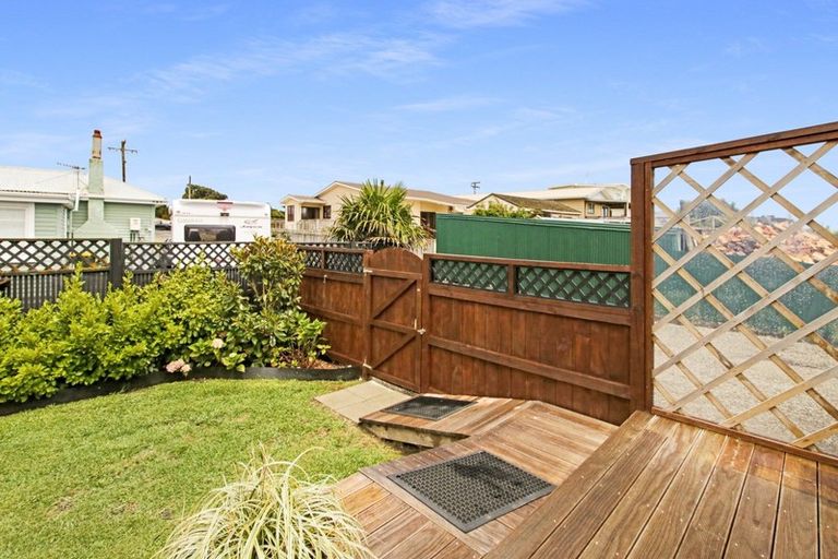 Photo of property in 15a Roore Street, Foxton Beach, Foxton, 4815