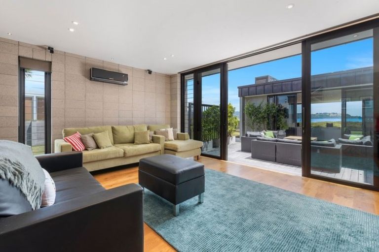 Photo of property in 33 Taumata Road, Omaha, 0986