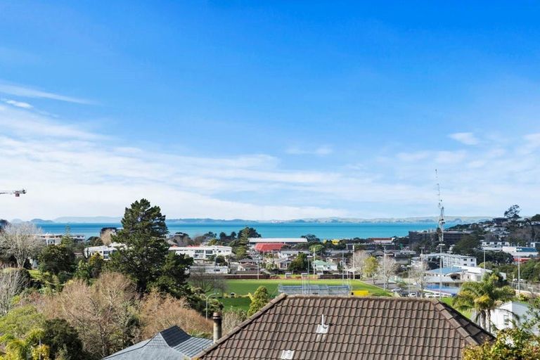 Photo of property in 19 Stapleford Crescent, Browns Bay, Auckland, 0630