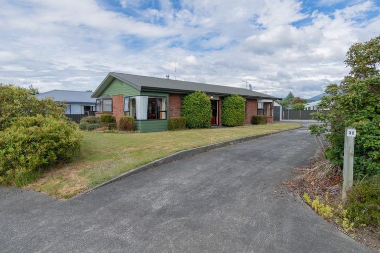 Photo of property in 32 Bowen Street, Te Anau, 9600