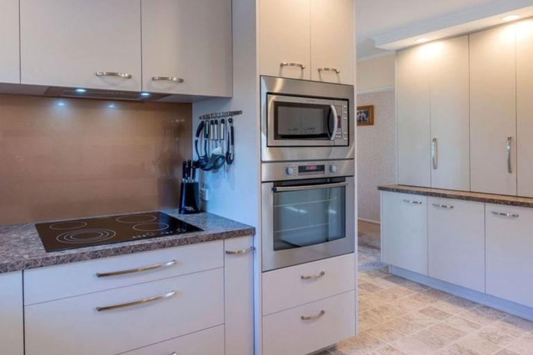 Photo of property in 6 Paretai Grove, Waikanae, 5036