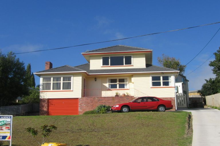 Photo of property in 2/21 Weldene Avenue, Glenfield, Auckland, 0629