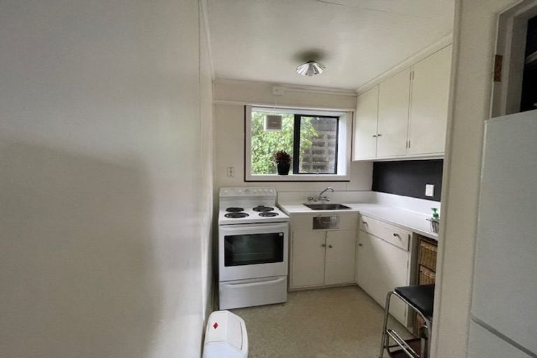 Photo of property in Barton Flats, 1/9-11 Barton Terrace, Thorndon, Wellington, 6011