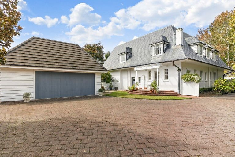 Photo of property in 305 Fergusson Drive, Heretaunga, Upper Hutt, 5018