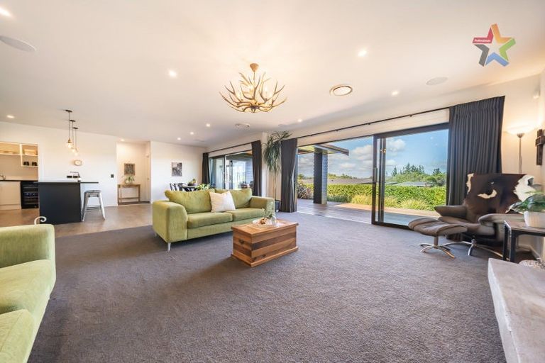 Photo of property in 13 Mount Marua Way, Timberlea, Upper Hutt, 5018
