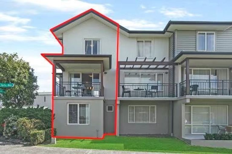 Photo of property in 28 Opito Way, East Tamaki, Auckland, 2013