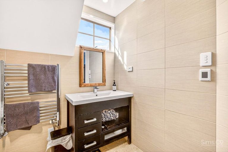 Photo of property in 1a Brassey Road, Saint Johns Hill, Whanganui, 4500