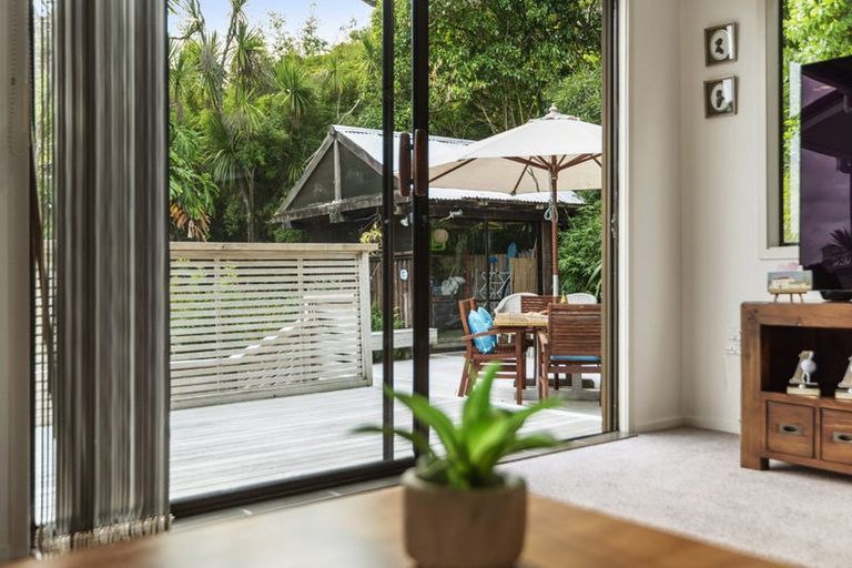 Photo of property in 2/13 Newstead Avenue, Browns Bay, Auckland, 0632