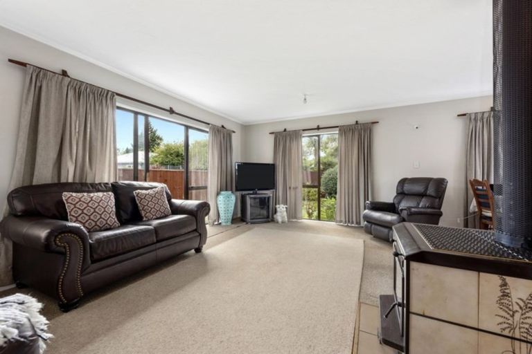 Photo of property in 36 Riverbank Street, Ebdentown, Upper Hutt, 5018