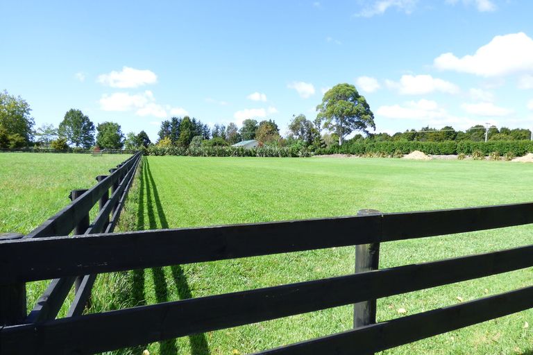 Photo of property in 2 Puriri Park Lane, Waipapa, 0230