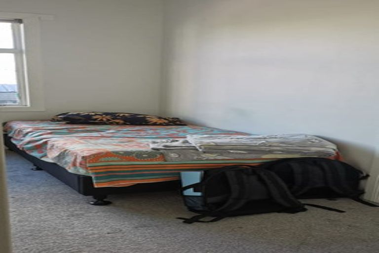 Photo of property in 10 Wattle Street, New Lynn, Auckland, 0600