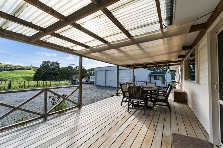 Photo of property in 46 Franklin Road, Paparoa, 0571