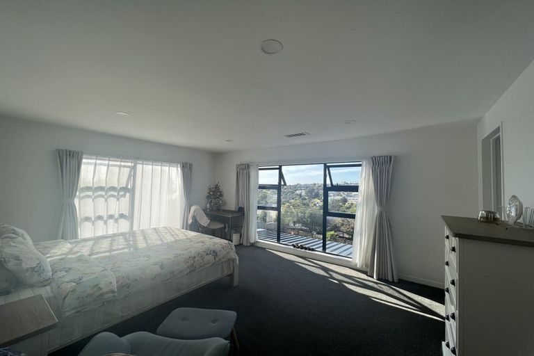 Photo of property in 25 Kiteroa Terrace, Rothesay Bay, Auckland, 0630