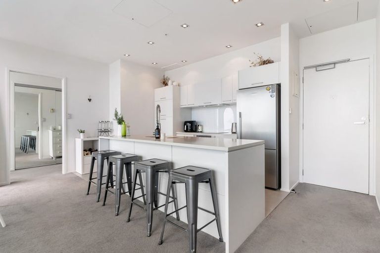 Photo of property in Sentinel Apartments, 505/3 Northcroft Street, Takapuna, Auckland, 0622