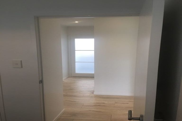 Photo of property in 64 West Coast Road, Glen Eden, Auckland, 0602