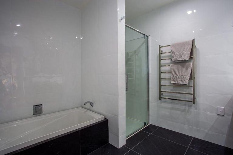 Photo of property in 19 Balmoral Lane, Redcliffs, Christchurch, 8081