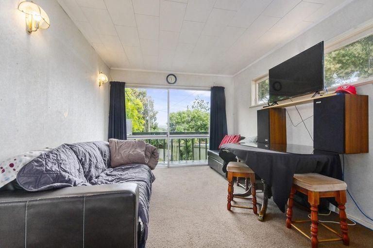Photo of property in 139 View Road, Sunnyvale, Auckland, 0612