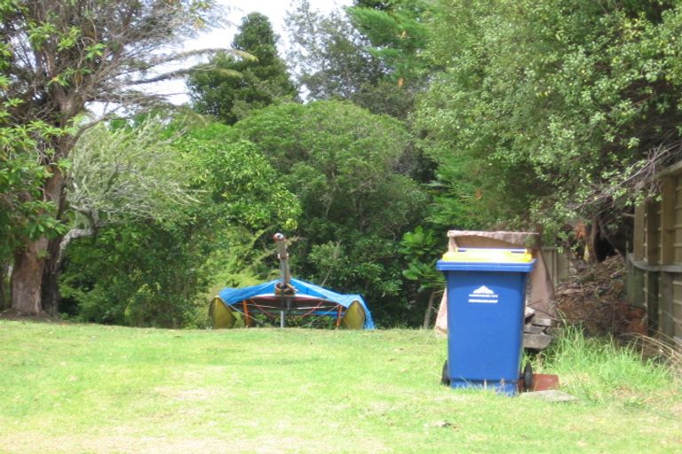 Photo of property in 56 Island Bay Road, Beach Haven, Auckland, 0626